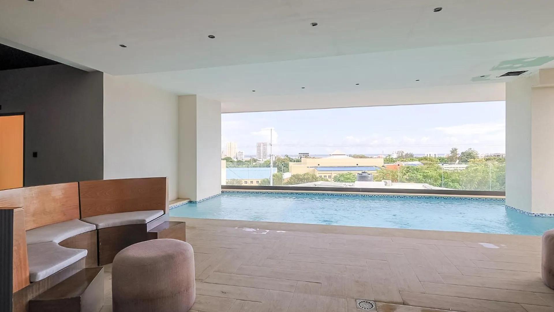 Charming City Center Apt, Pool Saint-Domingue 0*,