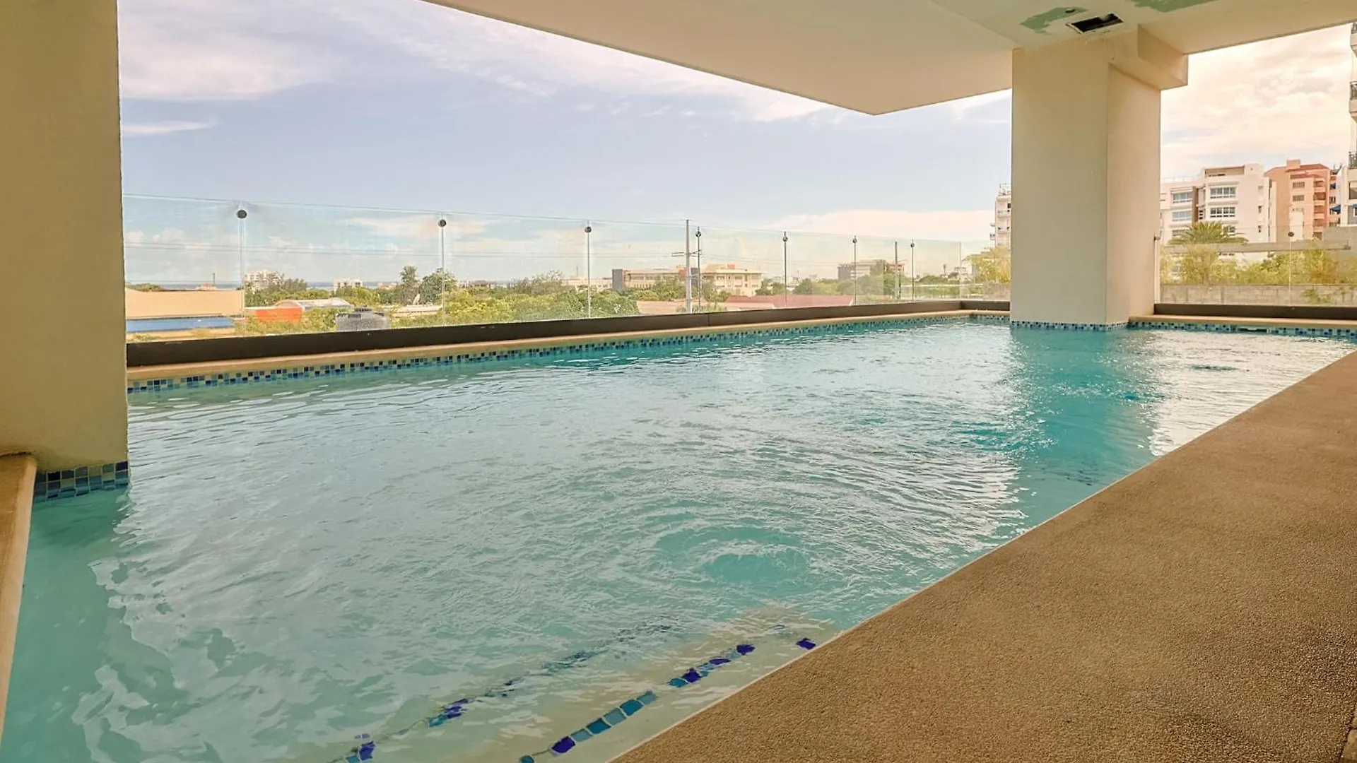 Charming City Center Apt, Pool Saint-Domingue Appartement