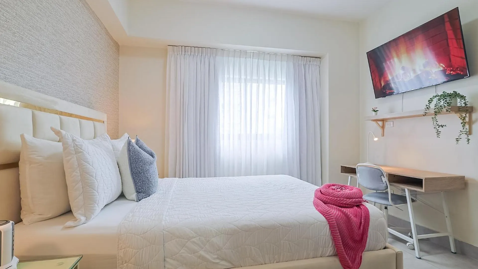 Charming City Center Apt, Pool Saint-Domingue Appartement